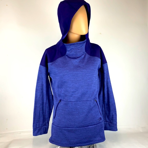 The North Face Tops - The north face sweatshirt